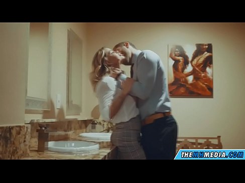 ❤️ Når en barmfagre blondine forfører deg på et offentlig toalett ❤️ Russisk porno på porno no.cassino-vulkan646.ru